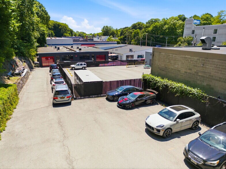 More Photos Of 66 Marbledale Rd, Tuckahoe Manufacturing For Lease