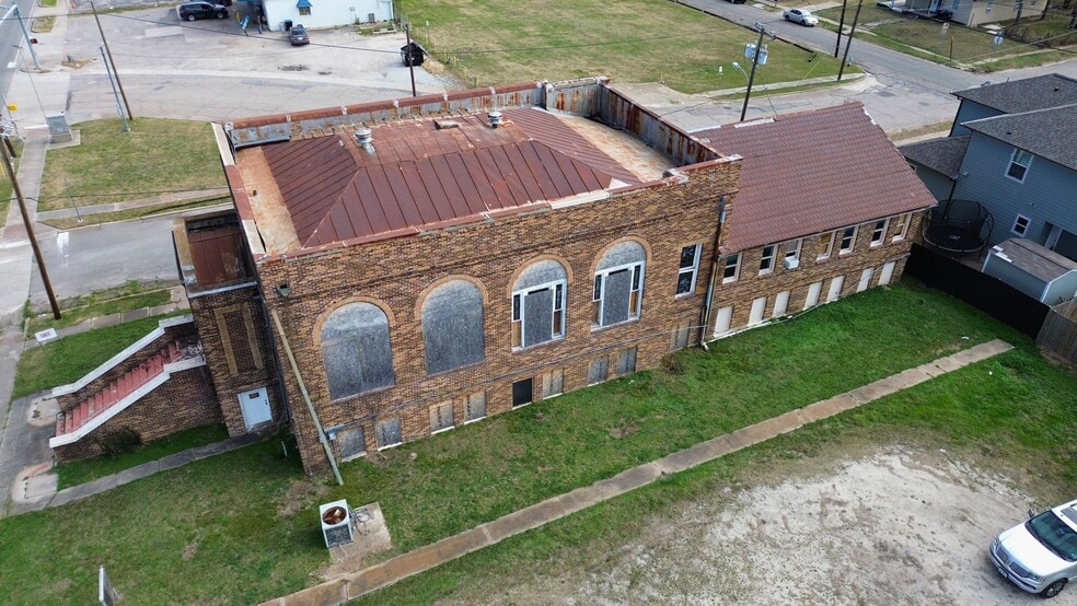 More Photos Of 3907 Lee St, Greenville Religious Facility For Lease