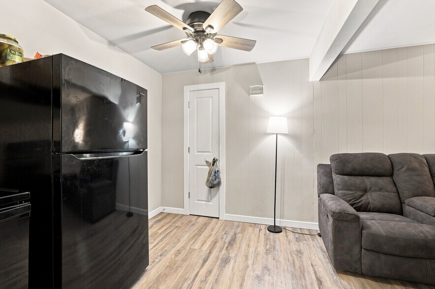 More Photos Of 415 W Fulton St, Waupaca Apartments For Sale