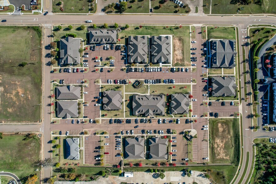 More Photos Of 404 Enterprise Dr, Oxford Medical For Sale