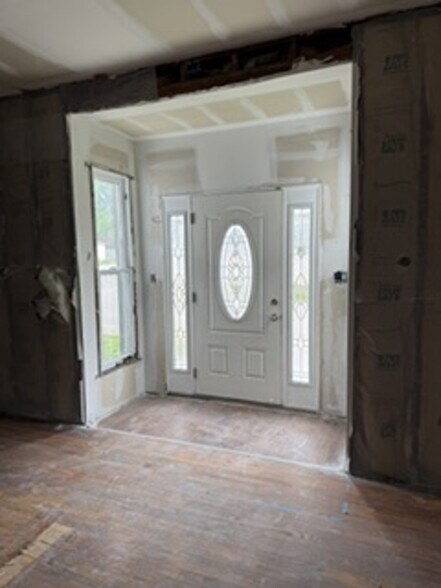 More Photos Of 100 E Main St, Greenwood Office For Sale