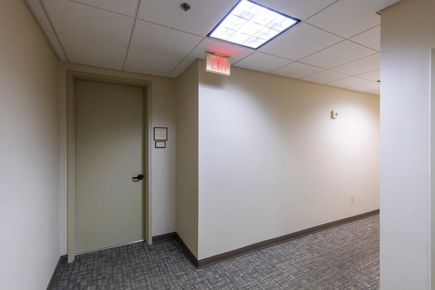 More Photos Of 2050 W County Highway 30A, Santa Rosa Beach Loft Creative Space For Sale