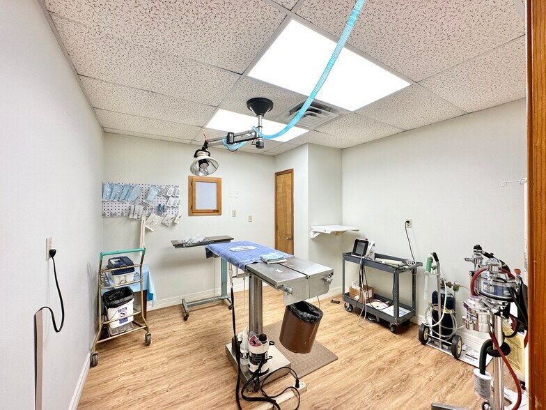 More Photos Of 1005 E 6th Ave, Belton Specialty For Sale