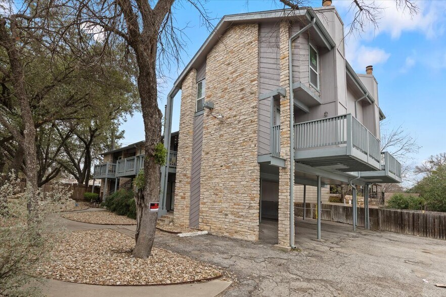 Primary Photo Of 5220 Tahoe Trl, Austin Apartments For Sale