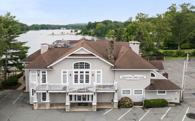 More Photos Of 18 Lake Dr, Mountain Lakes Lodge Meeting Hall For Lease