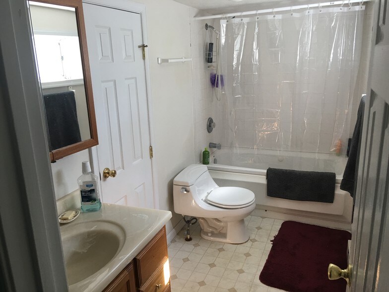 More Photos Of 1815 Millwood Pike, Winchester Restaurant For Sale