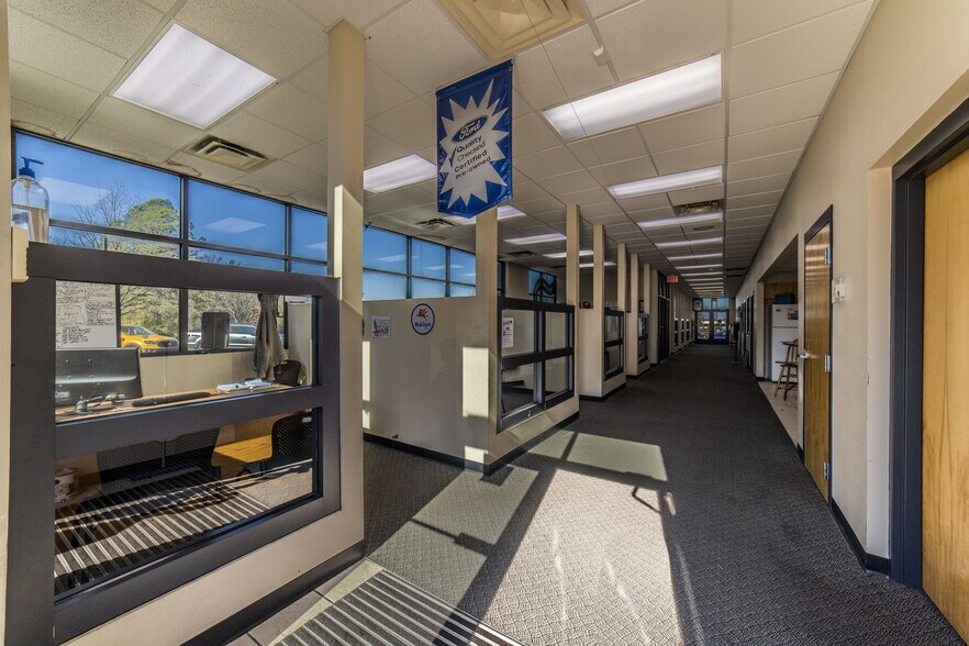 More Photos Of 692 E Longview St, Fayetteville General Retail For Lease