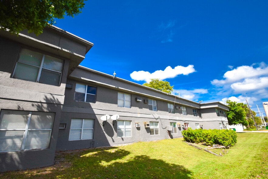 More Photos Of 6000 NW 7th St, Margate Apartments For Sale