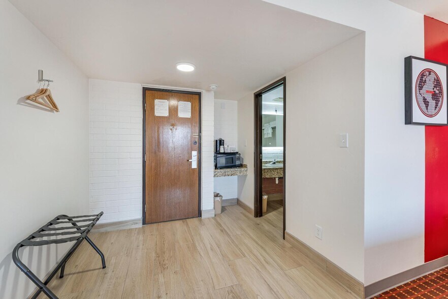 More Photos Of 333 N Main St, Richfield Hotel For Sale