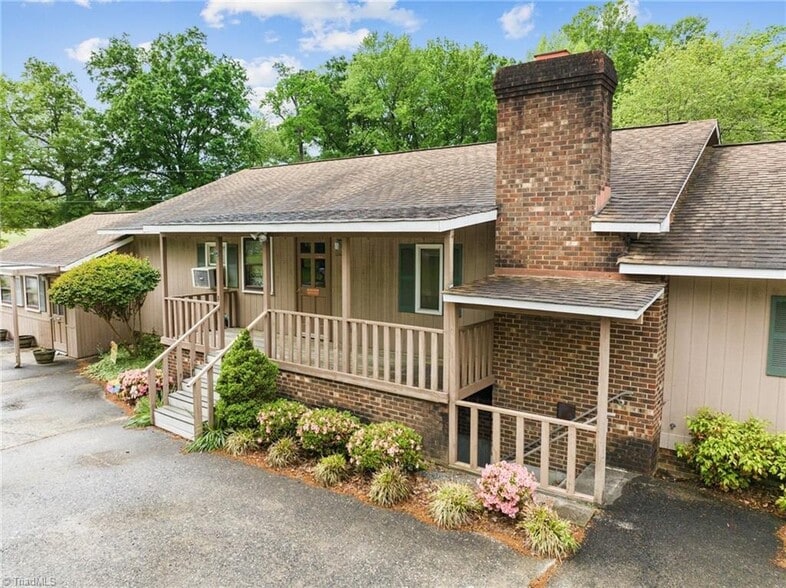 More Photos Of 1501 Upland Dr, Greensboro Office For Sale