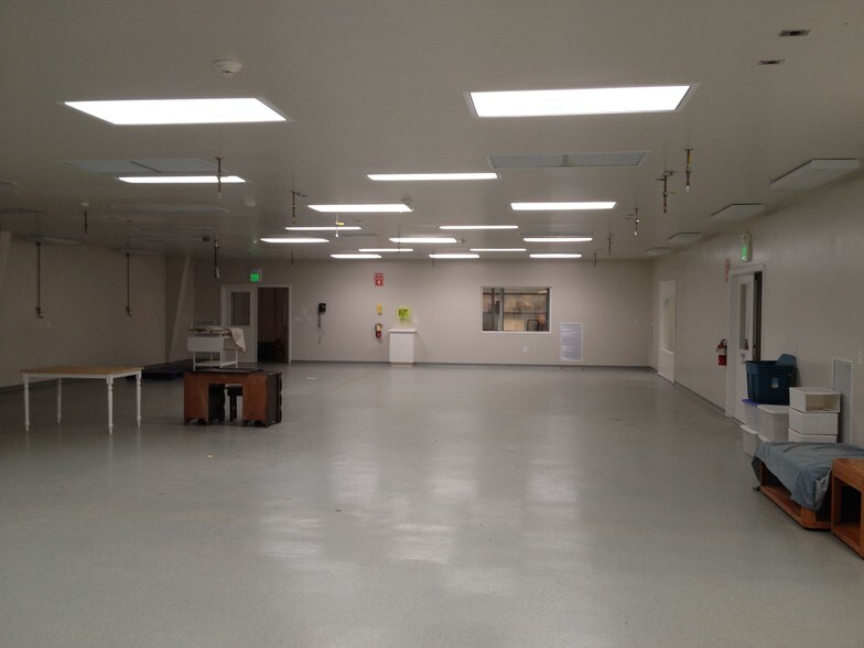 More Photos Of 6100 Bellevue Ln, Anderson Warehouse For Sale