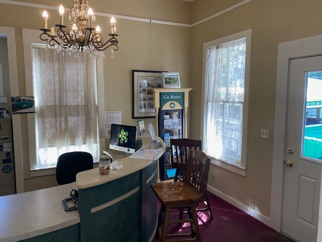 More Photos Of 610 N Spring St, Pensacola Office For Lease