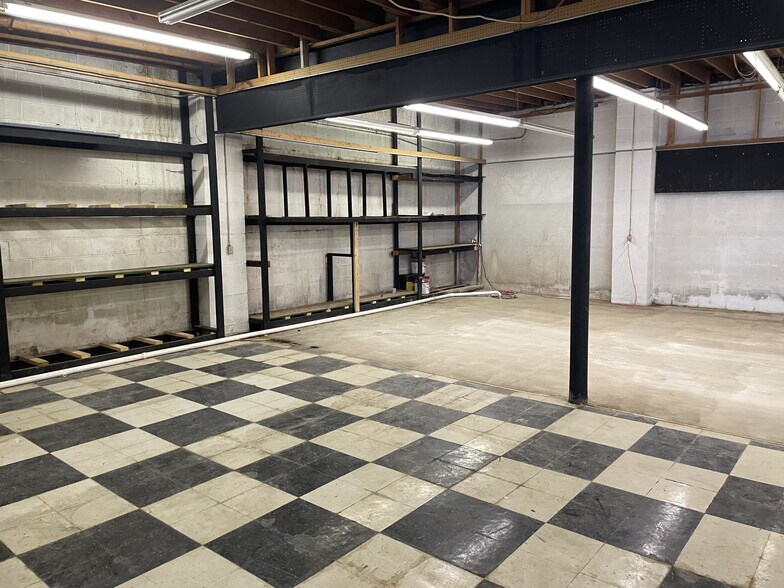 More Photos Of 1992 Mount Pleasant Rd, Greensburg Showroom For Lease