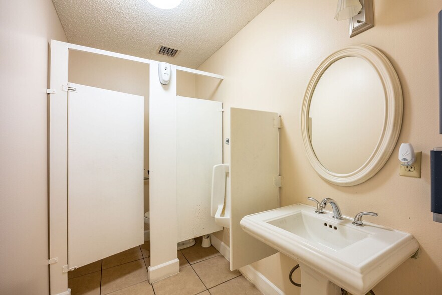 More Photos Of 667-669 Crespi Dr, Pacifica Medical For Sale