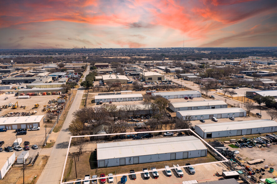 More Photos Of 5012 Kaltenbrun Rd, Fort Worth Warehouse For Lease