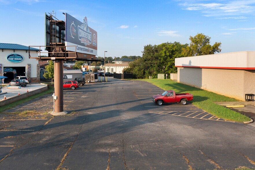 More Photos Of 140 E Felton Rd, Cartersville Restaurant For Sale