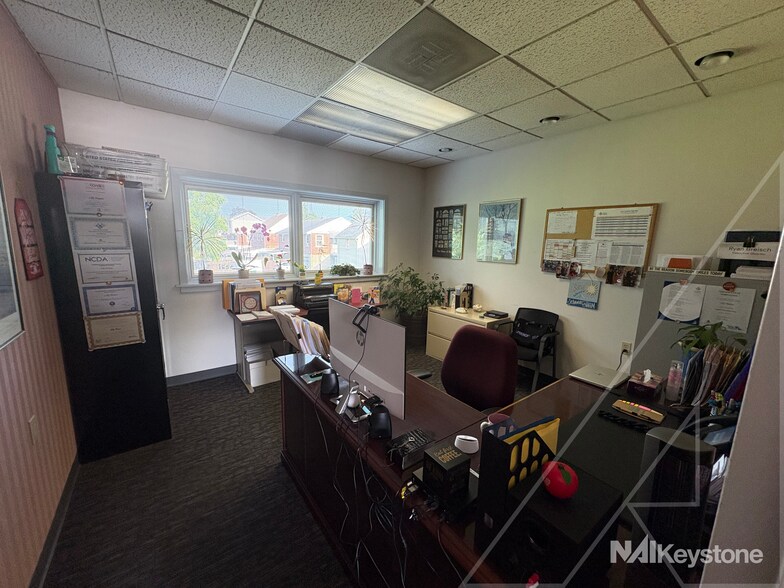 More Photos Of 35 S Dwight St, West Lawn Office For Lease