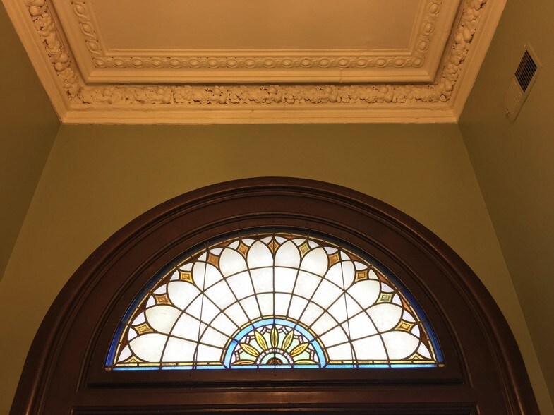 More Photos Of 2021 Auburn Ave, Cincinnati Office For Sale