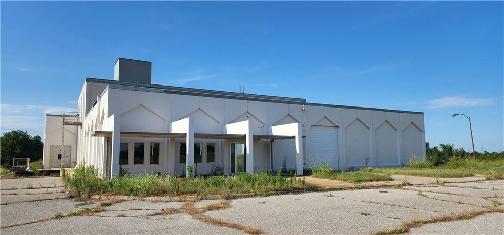 Primary Photo Of 120 Highway 74, Guthrie Flex For Lease