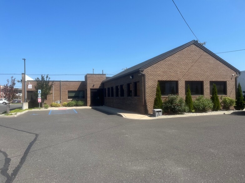 More Photos Of 2127 Hamilton Ave, Hamilton Office For Sale