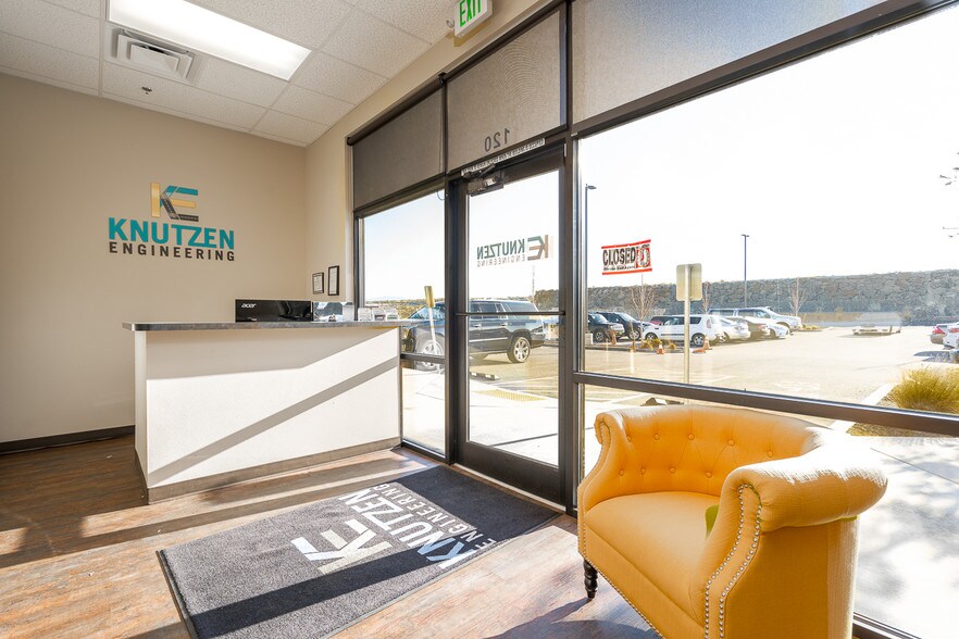 More Photos Of 5453 Ridgeline Dr, Kennewick General Retail For Lease