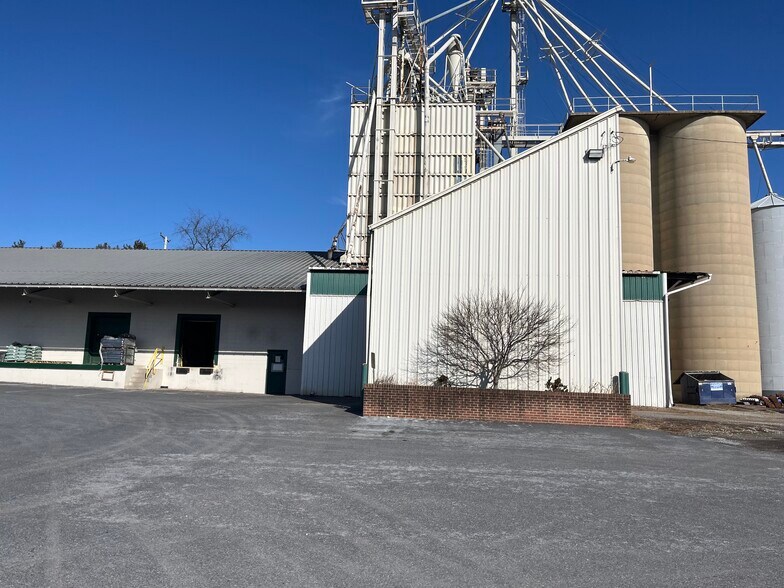 Primary Photo Of 100 John St, Westminster Warehouse For Lease