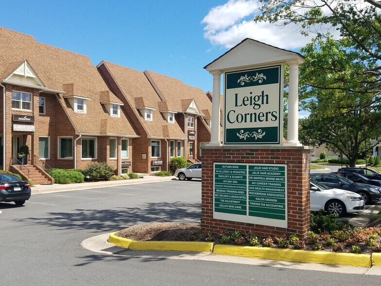 More Photos Of 10130-10134 Colvin Run Rd, Great Falls Office For Sale