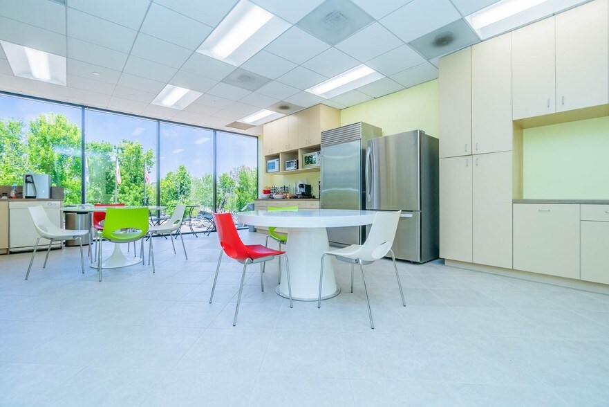 More Photos Of 4343 Von Karman Ave, Newport Beach Coworking Space