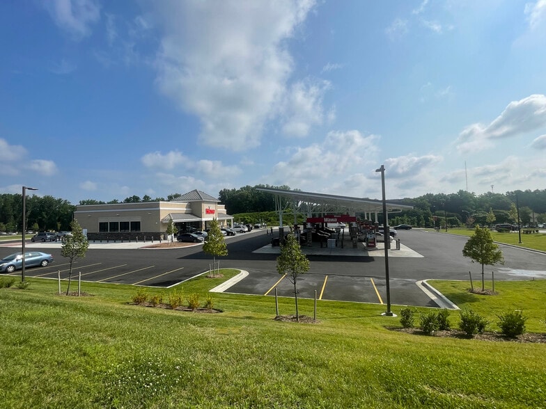 More Photos Of 2151 Brooks Dr, District Heights General Retail For Sale