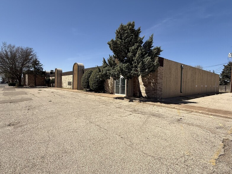 More Photos Of 901 E Tahoka Rd, Brownfield Office For Sale