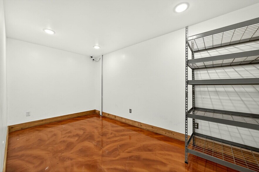 More Photos Of 4626 County Road 2200, Greenville Flex For Sale