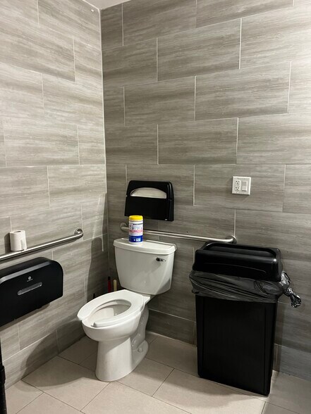 More Photos Of 82 Suydam St, Brooklyn General Retail For Lease