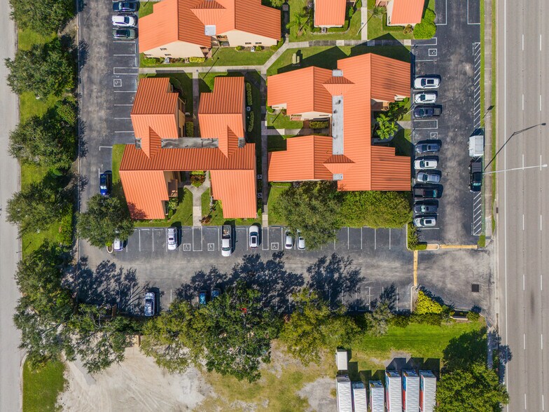 More Photos Of 2831 Ringling Blvd, Sarasota Unknown For Lease