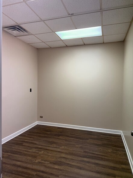 More Photos Of 616 Childs St, Wheaton General Retail For Lease