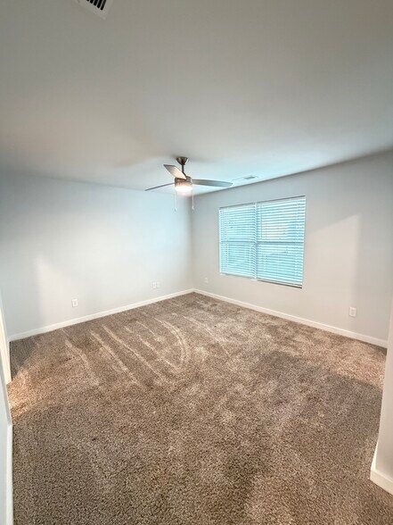 More Photos Of 422 Falls Pt SW, Madison Flex For Sale