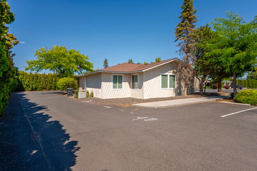 More Photos Of 830 Sharon Ave E, Moses Lake Office For Sale