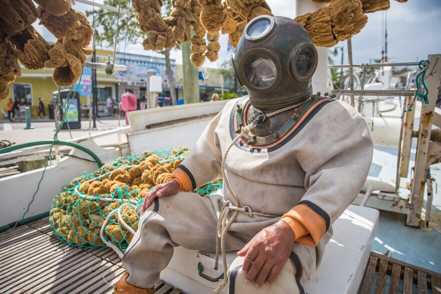 More Photos Of 776 Dodecanese Blvd, Tarpon Springs General Retail For Sale