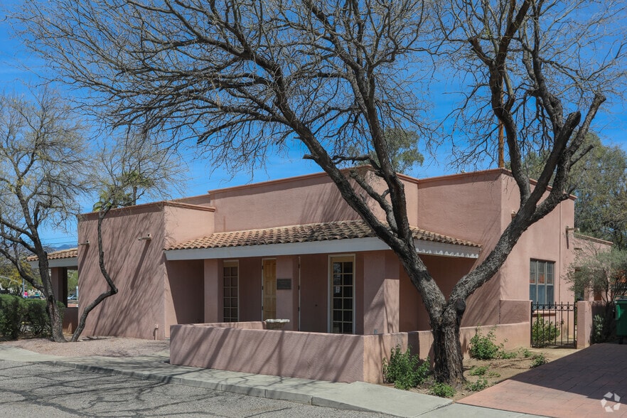 Primary Photo Of 1261 N Wilmot Rd, Tucson Medical For Sale