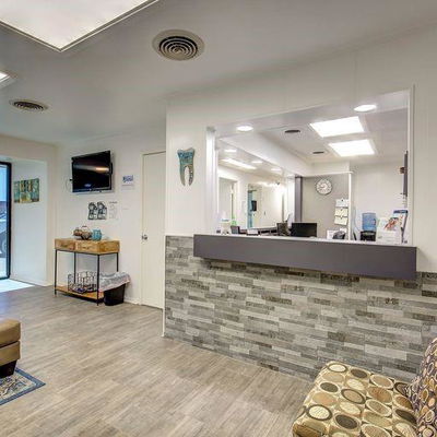More Photos Of 737 Irby Ln, Irving Medical For Sale