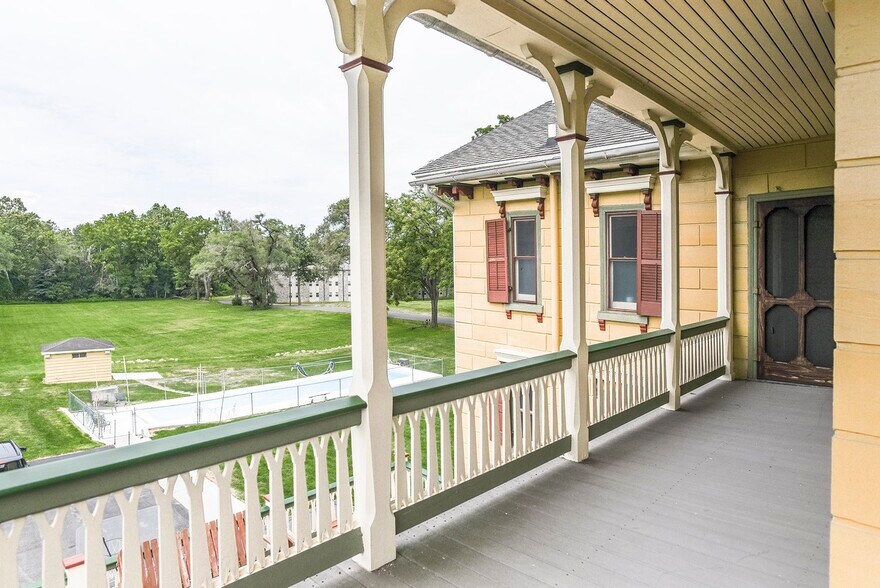 More Photos Of 827 Philadelphia Ave, Chambersburg Specialty For Sale