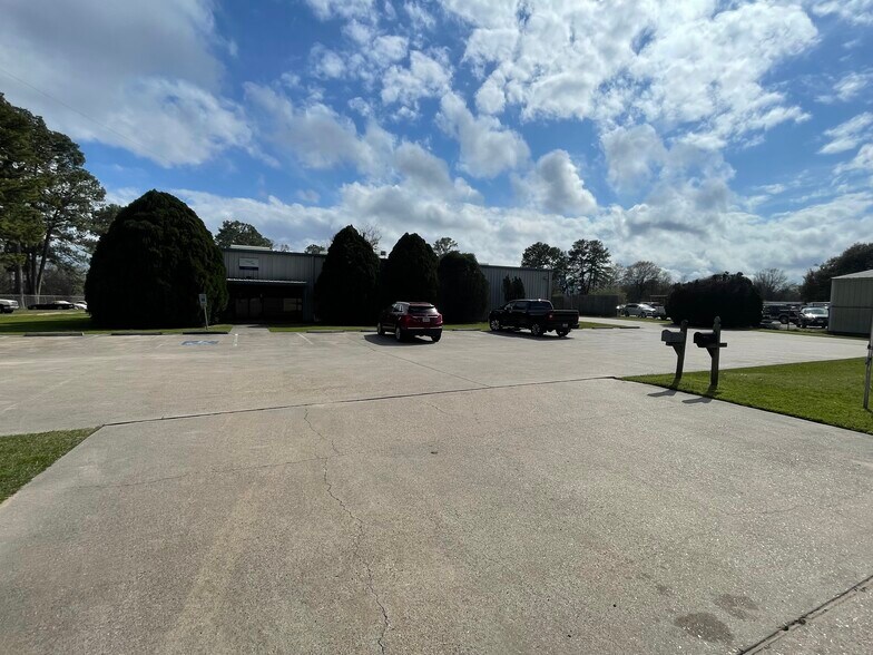 More Photos Of 2211 Louetta Rd, Spring Industrial For Sale