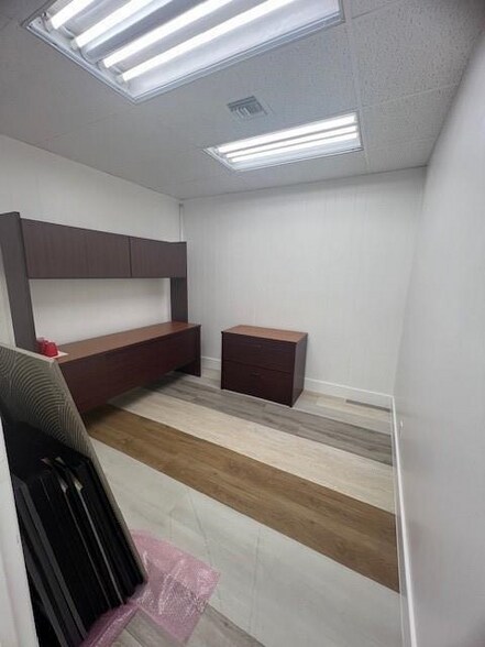 More Photos Of 287-289 E Oakland Park Blvd, Oakland Park Office For Lease