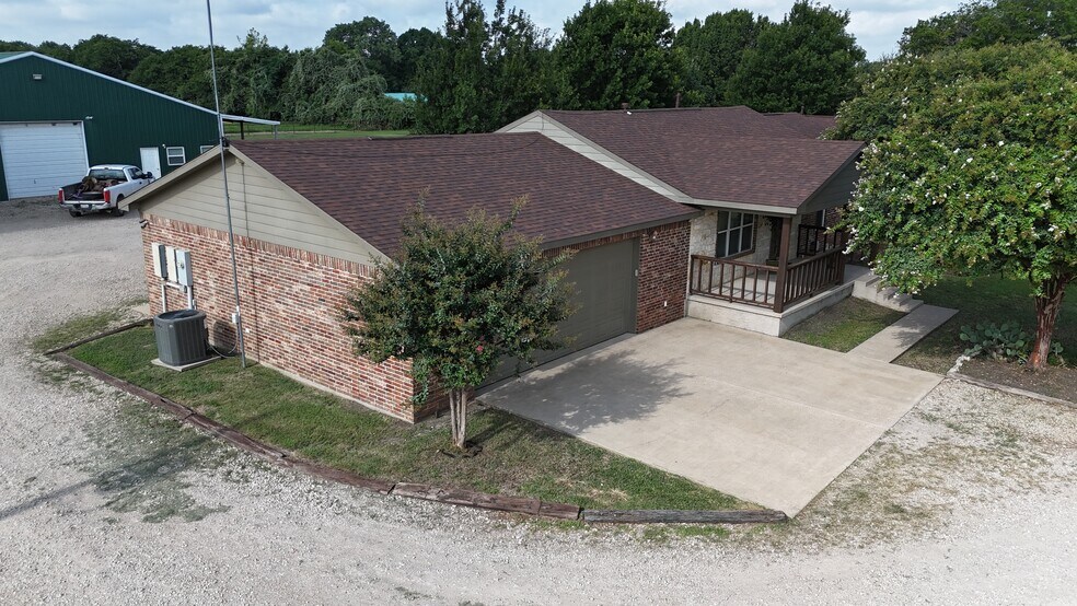 More Photos Of 1003 FM664 Ferris, TX, Red Oak Office For Sale