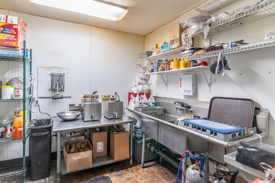 More Photos Of 64670 Strickler Ave, Bend Storefront For Sale