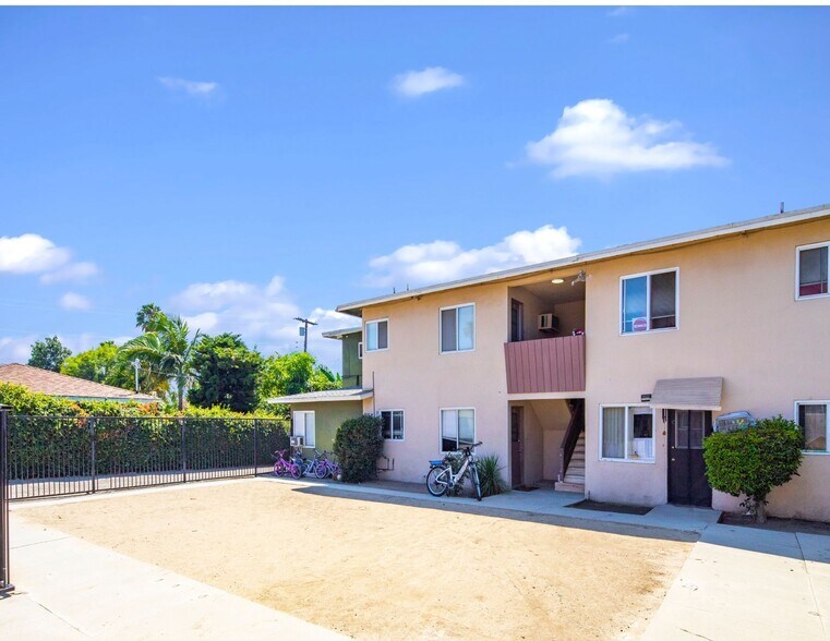 More Photos Of 1072 W Wilson St, Pomona Apartments For Sale