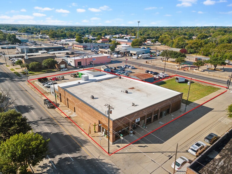 Primary Photo Of 302 S Caddo St, Cleburne General Retail For Sale