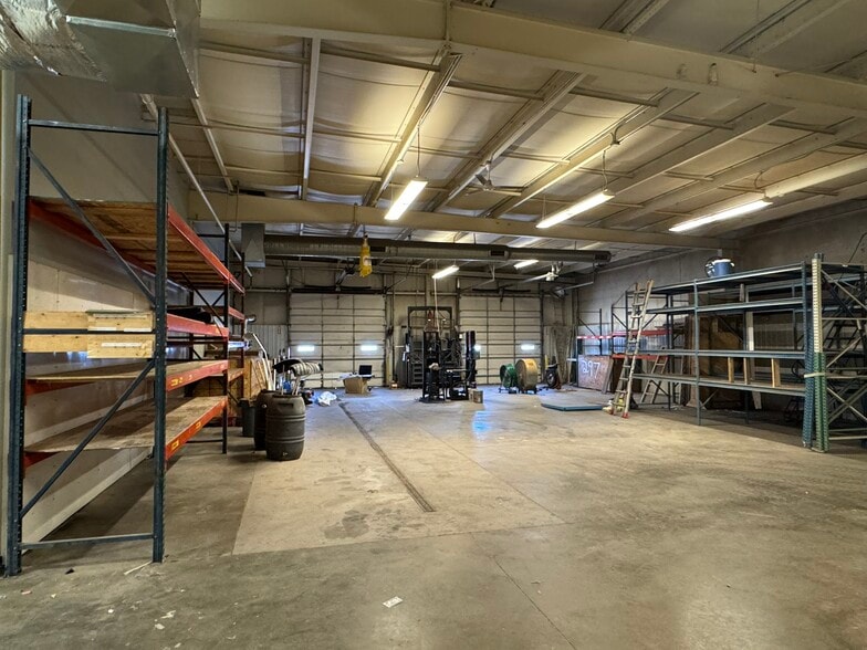 More Photos Of 16180 Laurel St, Waukee Flex For Lease