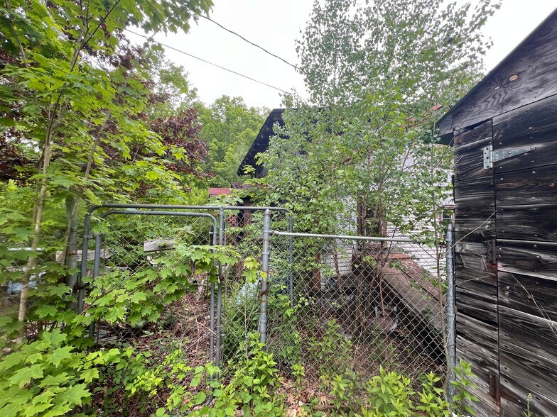 More Photos Of 95 West Rd, Bradford Multifamily For Sale