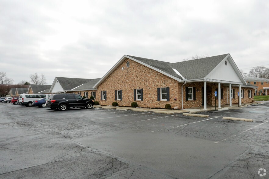 More Photos Of 2177-2253 Olympic St, Springfield Office For Lease