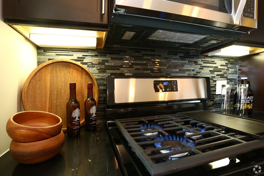 More Photos Of 123 N Desplaines St, Chicago Apartments For Lease